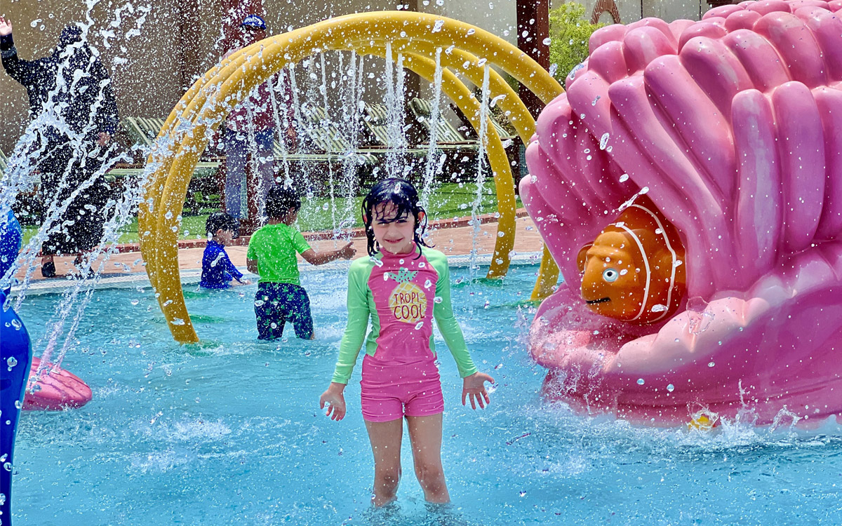 Why Do Kids Love Playing In Water So Much? Experts Explain This Splashing  Phenomenon